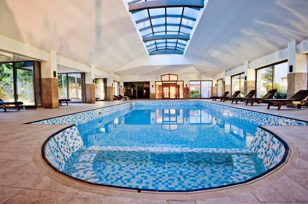 Kış kapalı havuz. Spa