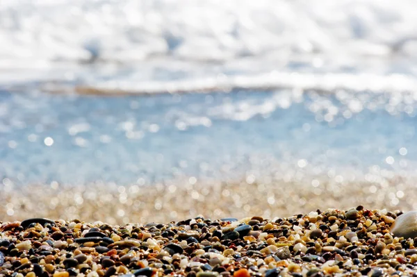 Guijarros en la orilla del mar Mediterráneo — Foto de Stock