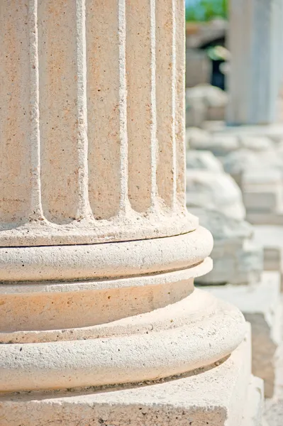 Fragmentos de columnas del templo de Apolo en Side. Turquía — Foto de Stock