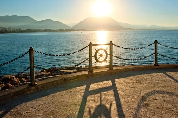 Paseo junto al mar. ¡Alania! Turquía . — Foto de Stock