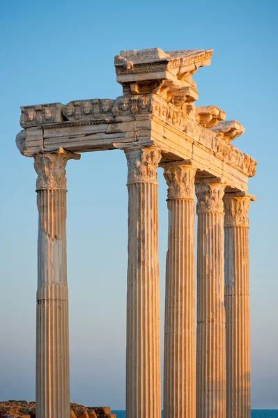 Colonnade des ruines du Temple d'Apollon à Côté. Turquie — Photo