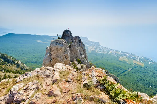 De top van mount ai-petri op de Krim-schiereiland — Stockfoto