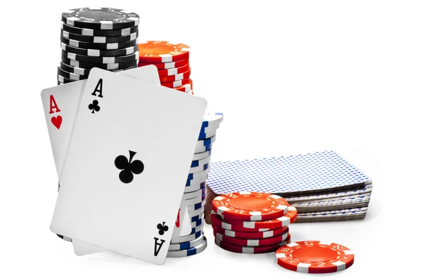 Par de ases y fichas de poker — Foto de Stock