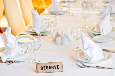 güzel set masa Restoran misafirler için ayrılmıştır