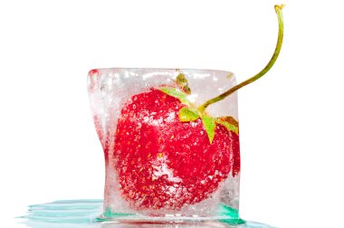 Olgun strawberry frozen kokteyl