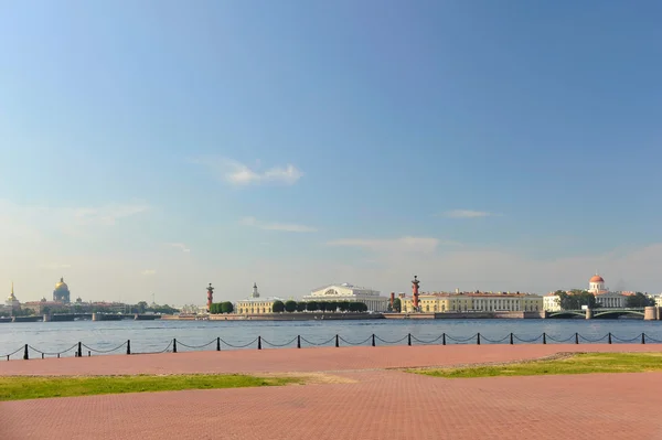 Panoramisch uitzicht van de stad van st. petersburg — Stockfoto