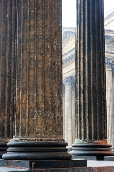 Vertical shot colonnade of the Kazan Cathedral — Stock Photo, Image