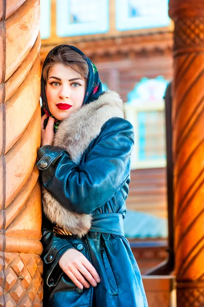 Retrato de bellezas rusas en el poste —  Fotos de Stock
