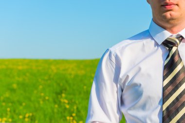 işadamı çizgili kravat arka alan