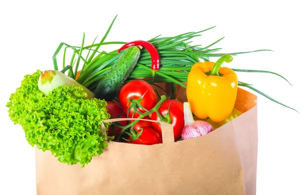 Vegetarisch eten in een papieren doos op witte achtergrond — Stockfoto