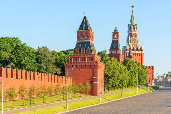 Der berühmte Kreml in Moskau an einem sonnigen Morgen — Stockfoto