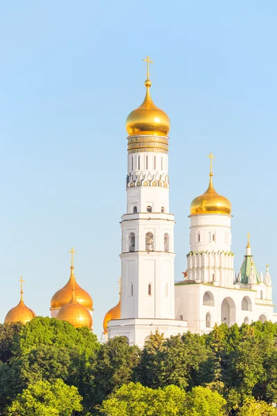 Cúpulas de ouro de igrejas ortodoxas em Moscou — Fotografia de Stock