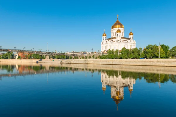 Красивая церковь Христа Спасителя по утрам — стоковое фото