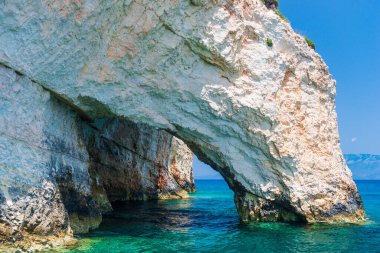 Yunanistan 'ın Zakynthos adasındaki ünlü Mavi Mağaralar 