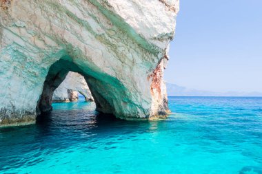 Yunanistan 'ın Zakynthos adasındaki ünlü Mavi Mağaralar 