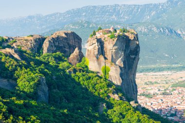 taş, Teselya ve Yunanistan üzerine inşa edilmiş güzel Meteora manastırı kompleksi