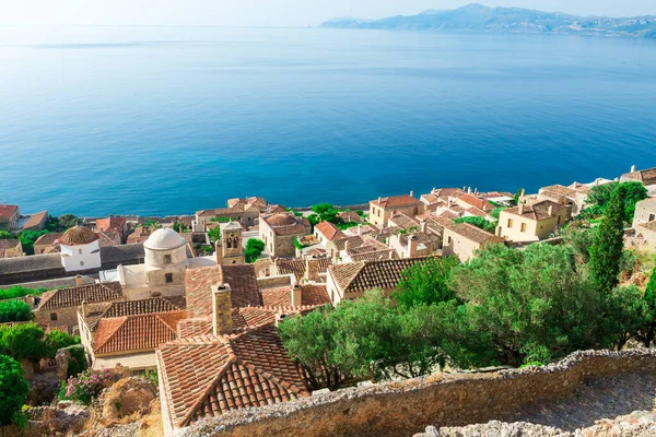 Romantická Opevněná Řecká Vesnice Skalním Ostrově Monemvasia Peloponés Greece — Stock fotografie