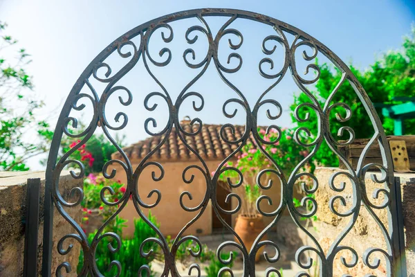 Forged Patterns Fence Decoration Garden — Stock Photo, Image