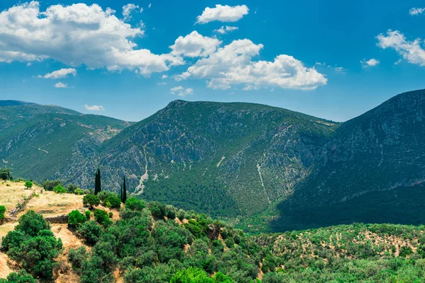Paisaje Montaña Vista Una Montaña Verde Soleado Día Primavera Peloponeso — Foto de Stock