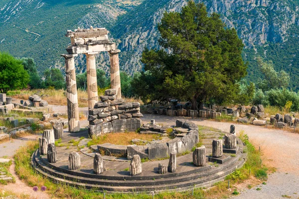 Yunanistan Delphi Kentindeki Athena Antik Yunan Tapınağının Kalıntıları — Stok fotoğraf