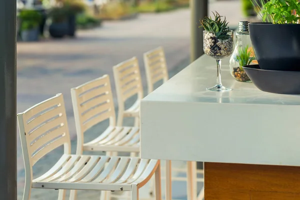 Range Wooden Table White Chair Relaxation Restaurant Sea — Stock Fotó