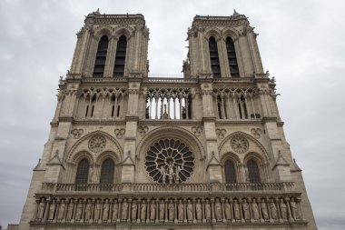 Kilise notre dame de paris