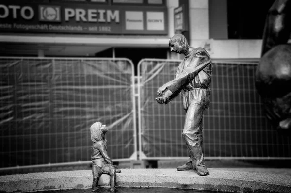 AACHEN, GERMANY. OCTOBER 04, 2020. Fountain Cycle of money — Stock Photo, Image