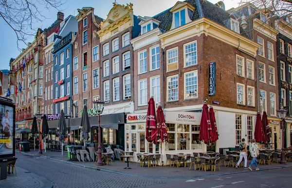 Amsterdam Netherlands 2022年3月19日 伦勃朗广场市中心的旅馆和咖啡馆 — 图库照片
