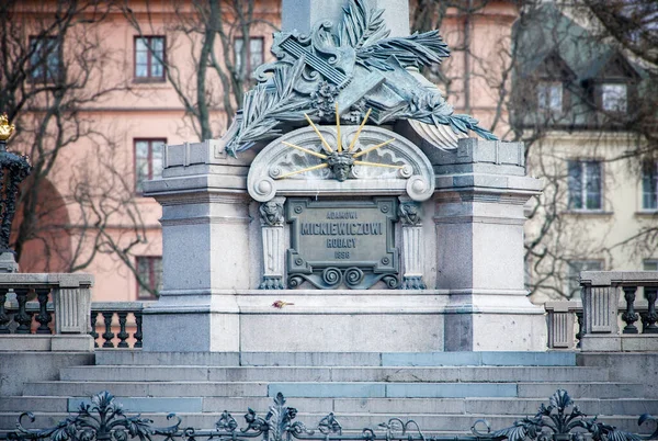 Sega Mano Polonia Marzo 2022 Adam Mickiewicz Monumento Città Vecchia — Foto Stock