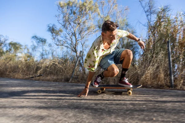 Young Man Skateboarding Performing Tricks River Channel Sunny Summer Afternoon — Stock Photo, Image