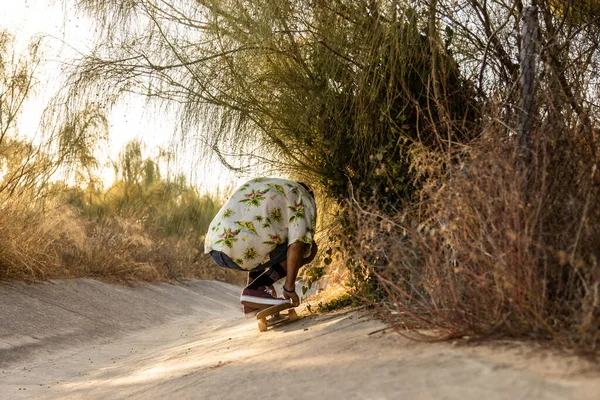 Unrecognizable Young Man Skateboarding River Channel Sunny Summer Afternoon — Stock Photo, Image