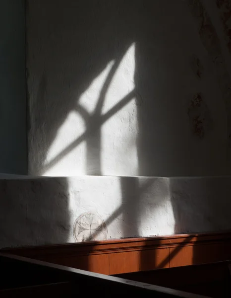 Okna światła w kościele — Zdjęcie stockowe