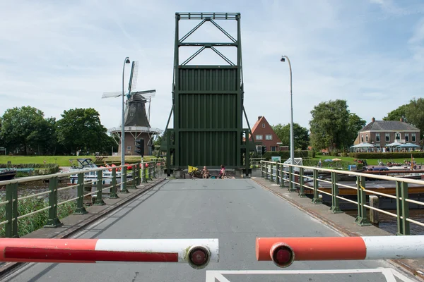 Most zwodzony otwarty — Zdjęcie stockowe