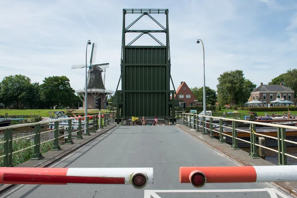 Open ophaalbrug — Stockfoto