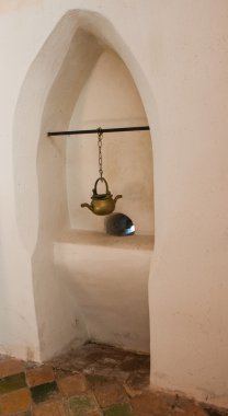 Kilise duvarındaki PISCINA