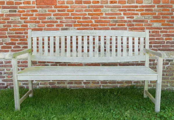 Garden bench — Stock Photo, Image