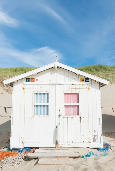 Stuga på stranden — Stockfoto