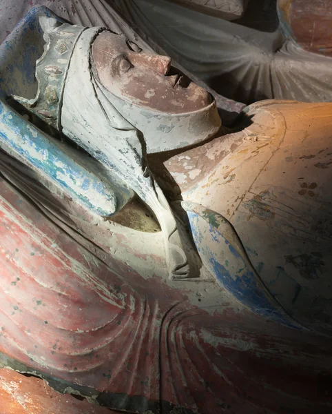 Mezar Alienor D'Aquitaine