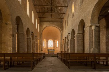 Saint-Benoit-du-Sault, Fransa - 14 Haziran 2022: Saint-Benoit-du-Sault kilisesi, 'Plus Beaux Village de France'.