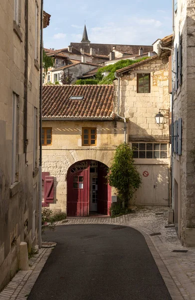 法国Aubeterre Sur Drone小城的一条街道 是法国 博城村之一 图库图片