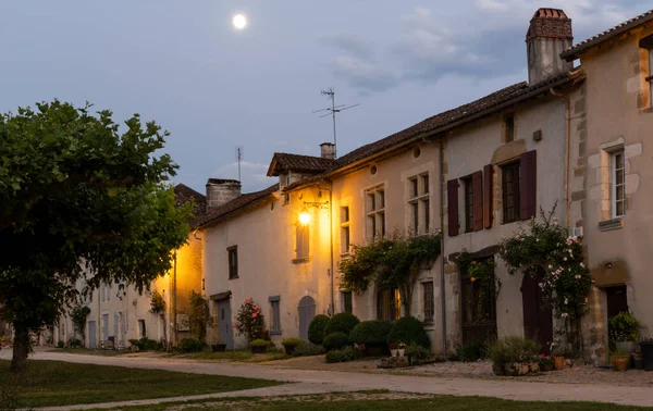 Ruhige Straße Mit Blumen Und Mond Abend Dorf Saint Jean — Stockfoto
