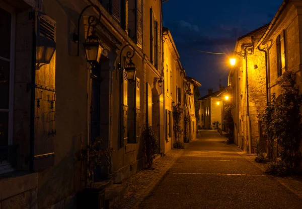 Pequeña Calle Con Farolas Encendidas Por Noche Pueblo Saint Jean — Foto de Stock