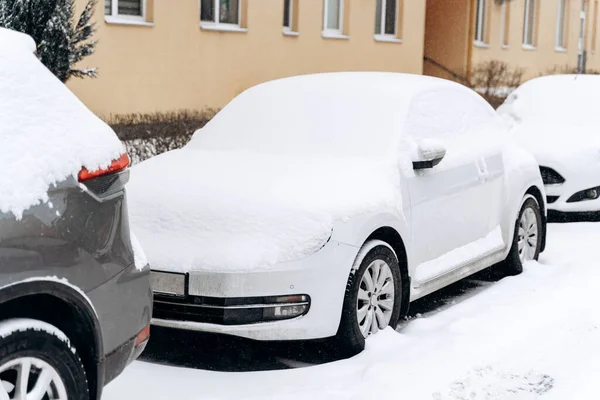 Volle Sicht Auf Die Autos Nach Dem Schneesturm Reihen Von — Stockfoto