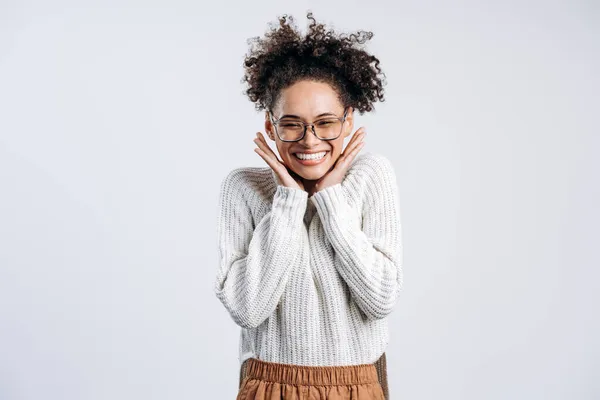 Guau Genial Retrato Mujer Linda Sorprendida Emocionalmente Regocijándose Mirando Cámara —  Fotos de Stock