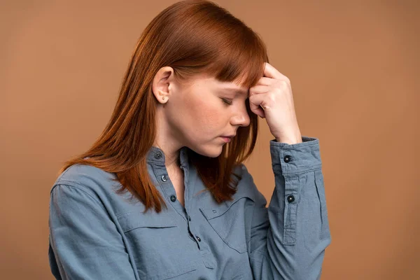 Young Beautiful Ginger Woman Orange Isolated Background Suffering Headache Desperate — Stockfoto