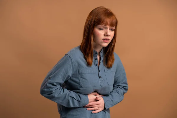 Young Woman Feeling Stomach Pain Unwell Have Stomach Pain Emotion — стоковое фото