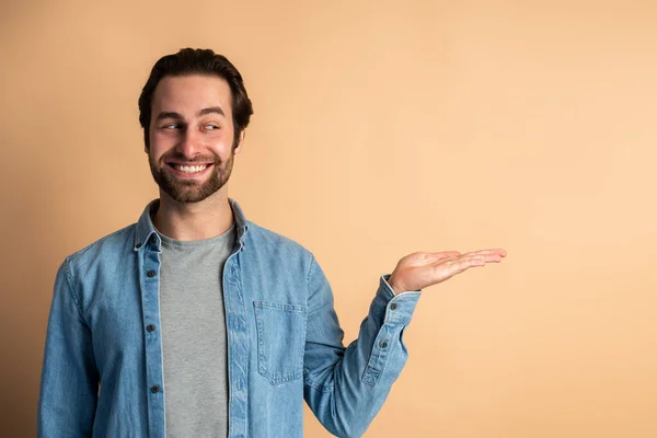 Bearded Man Pointing Copy Space His Palm Showing Empty Place — Zdjęcie stockowe