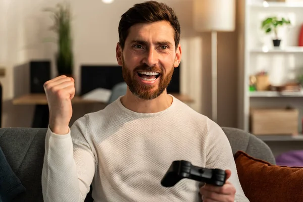 Best Excited Young Handsome Man Playing Video Game Keeping Mouth — 스톡 사진