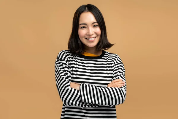 Retrato Joven Hermosa Linda Mujer Alegre Sonriendo Mirando Cámara Mientras — Foto de Stock