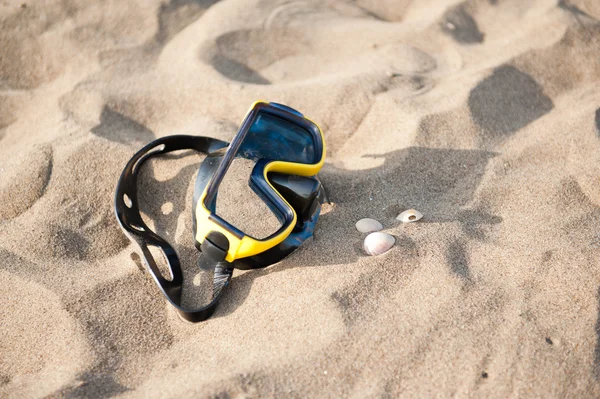 Face mask on the beach — Stock Photo, Image